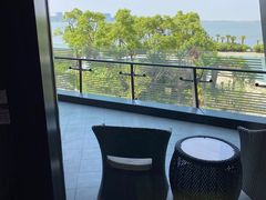 -上海滴水湖皇冠假日酒店