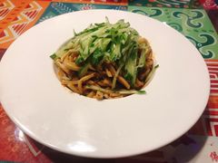 -楼兰古丽新疆菜(钟楼景观店)