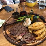 和小姑娘约，她说想吃肉！