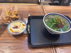 -云阿蛮云南生烫牛肉米线(奉贤路店)