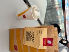 -麦当劳(上海虹桥站30B检票口楼上)