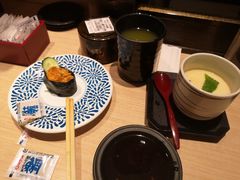 餐具摆设-大起水产回转寿司(道顿堀店)