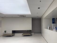 -卡罗酒店(东门晒布地铁站店)