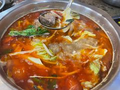 -黄利砖万峰林布依特色酸笋牛肉馆