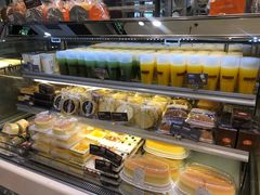 面包甜点陈列柜-面包新语(滨湖万达店)