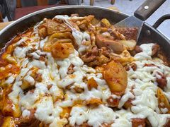 -亲昵春川鸡排(韩国美食街店)