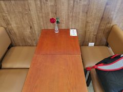 -红宝石·鲜奶小方·海派西点房(南丹店)