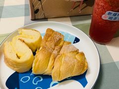 -奈雪的茶(亨特国际广场店)