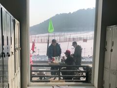 -十三陵雪世界滑雪场