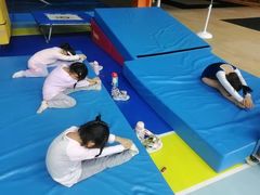 -健龙森俱乐部·游泳·健身·羽毛球综合体育馆