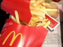 -麦当劳(轻轨曹杨路店)
