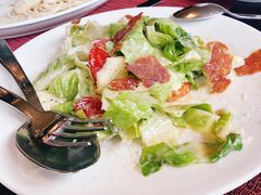 经典凯撒沙拉配香脆火腿-WOLFGANG PUCK KITCHEN & BAR(迪士尼小镇店)