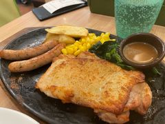 五目烤肠配原味鸡排-萨莉亚意式餐厅(恒宝广场店)