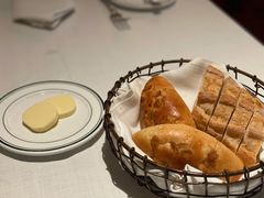 餐前包-Wolfgang’s Steakhouse 沃夫冈牛排馆(上海白玉兰广场店)