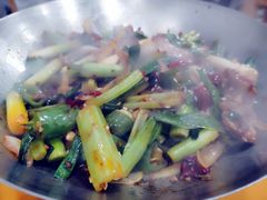 -雪乡人家东北菜·铁锅炖一切(高斯路店)