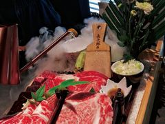 -铭牛烧肉·和牛海鲜自助(高新月牙湖店)