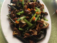 -华龙特色大骨鸡农家菜馆