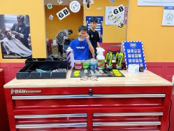 -Devilhands Barbershop男士理容店