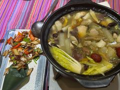 -香巴拉云南餐厅(华莱坞店)