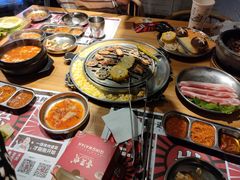 -青瓦炭韩潮烤肉(花园道店)