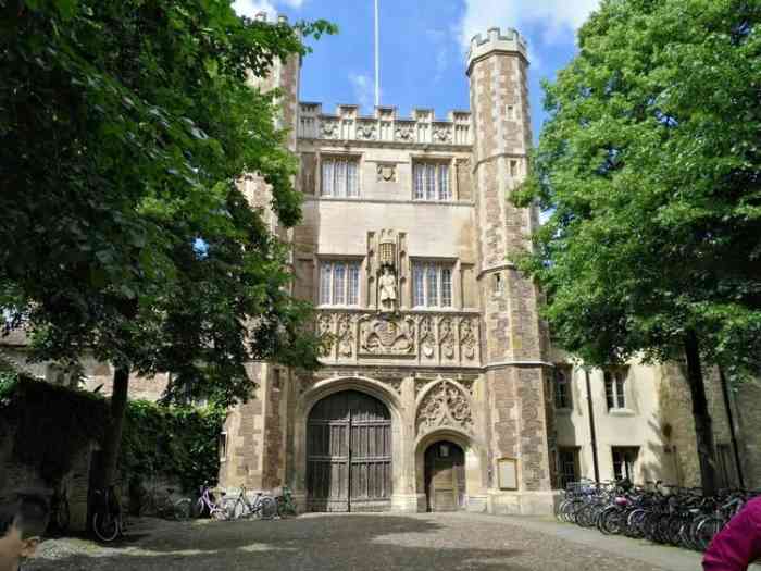 三一学院-"trinity college is a."-大众点评移动版