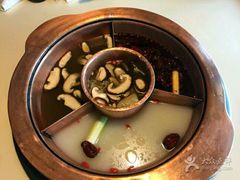 -滇釜火锅·能喝汤的火锅(车公庄店)