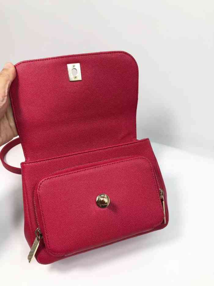 打分 一家不大的中百超市,虽然面积不大,但是里面的商品还是非常齐全