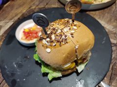 -HIGH FIVE哈福手工汉堡(桂林路店)