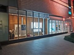 -王府井百货熙地港店