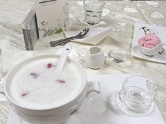 -燕庭·纯燕窝·甜品下午茶(南京西路店)