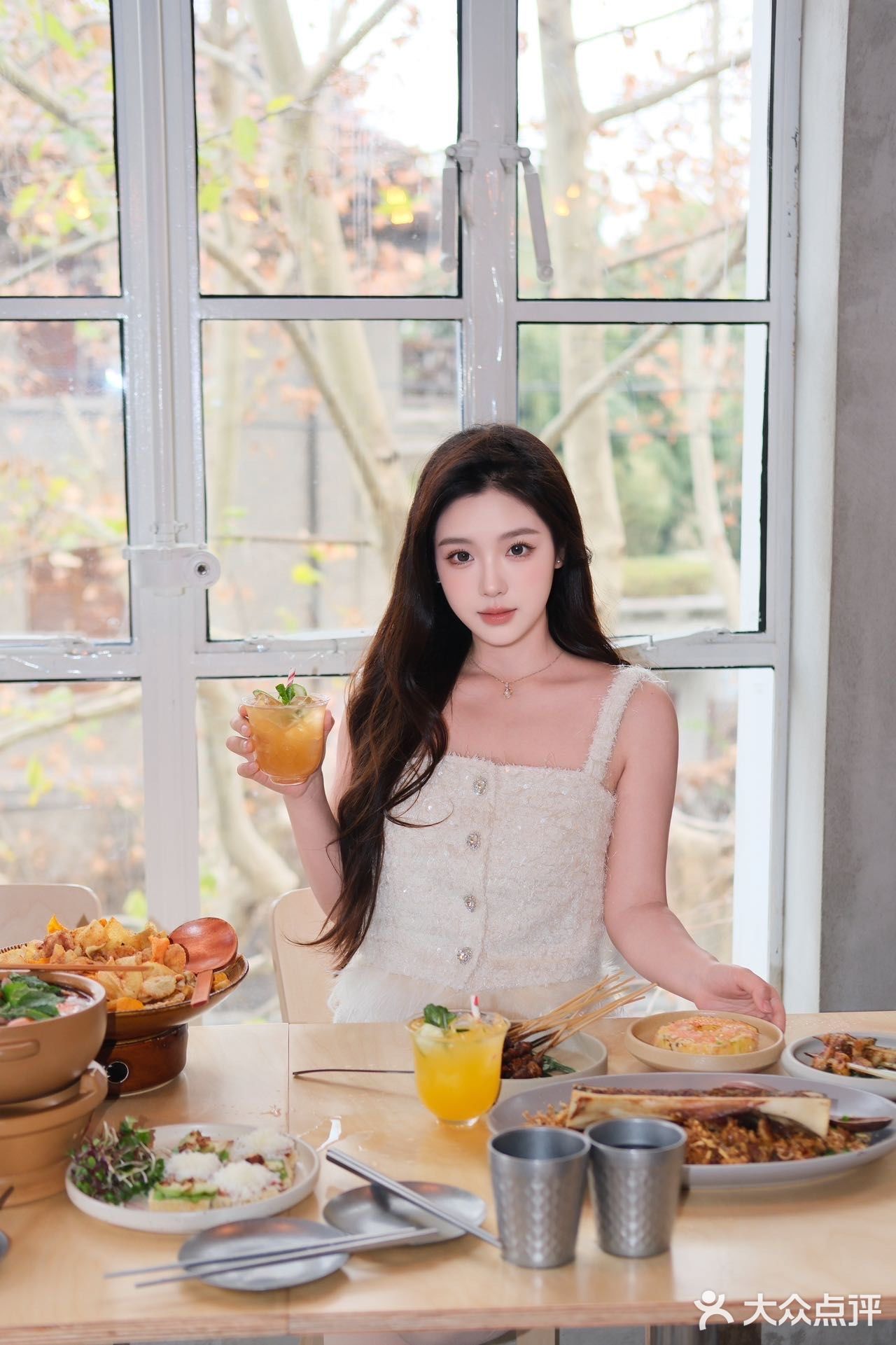 在上海！jujuju漂亮的花园窗景餐厅！