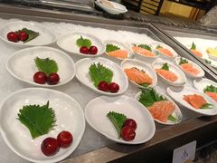 -雍容荟活帝王蟹活龙虾自助(苏宁旗舰店)