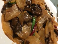 -八府香鸭·啫啫煲(华山路店)