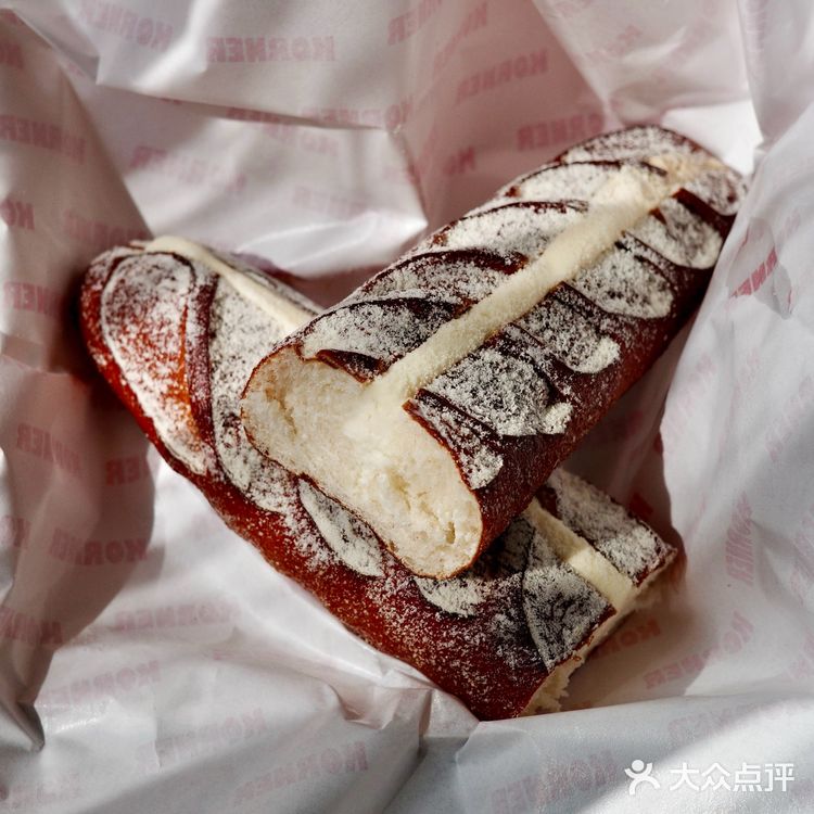 面包脑袋一头扎进了碱水大宇宙