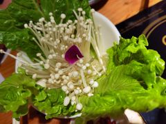 -野山舂·贵州现舂酸汤火锅(鸿通城店)