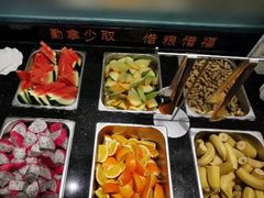 自助水果[赠]xyxn-小鱼小牛·鱼牛干锅·脆鱼火锅(世欧广场店)