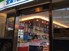 -全家便利店(漕溪北路七店)