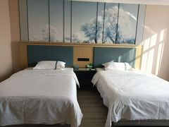 -库车国际酒店(火车站东湖公园店)