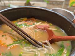 -银米·云南传统过桥米线(双廊黑金冠店)