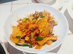 -阿瓦山寨·湘菜现炒·剁椒鱼头王(咸阳总店)