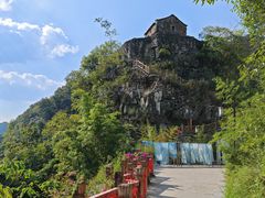 -高荡千年布依古寨旅游景区