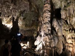 -波斯托伊纳溶洞