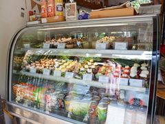 -莓园冰淇淋店