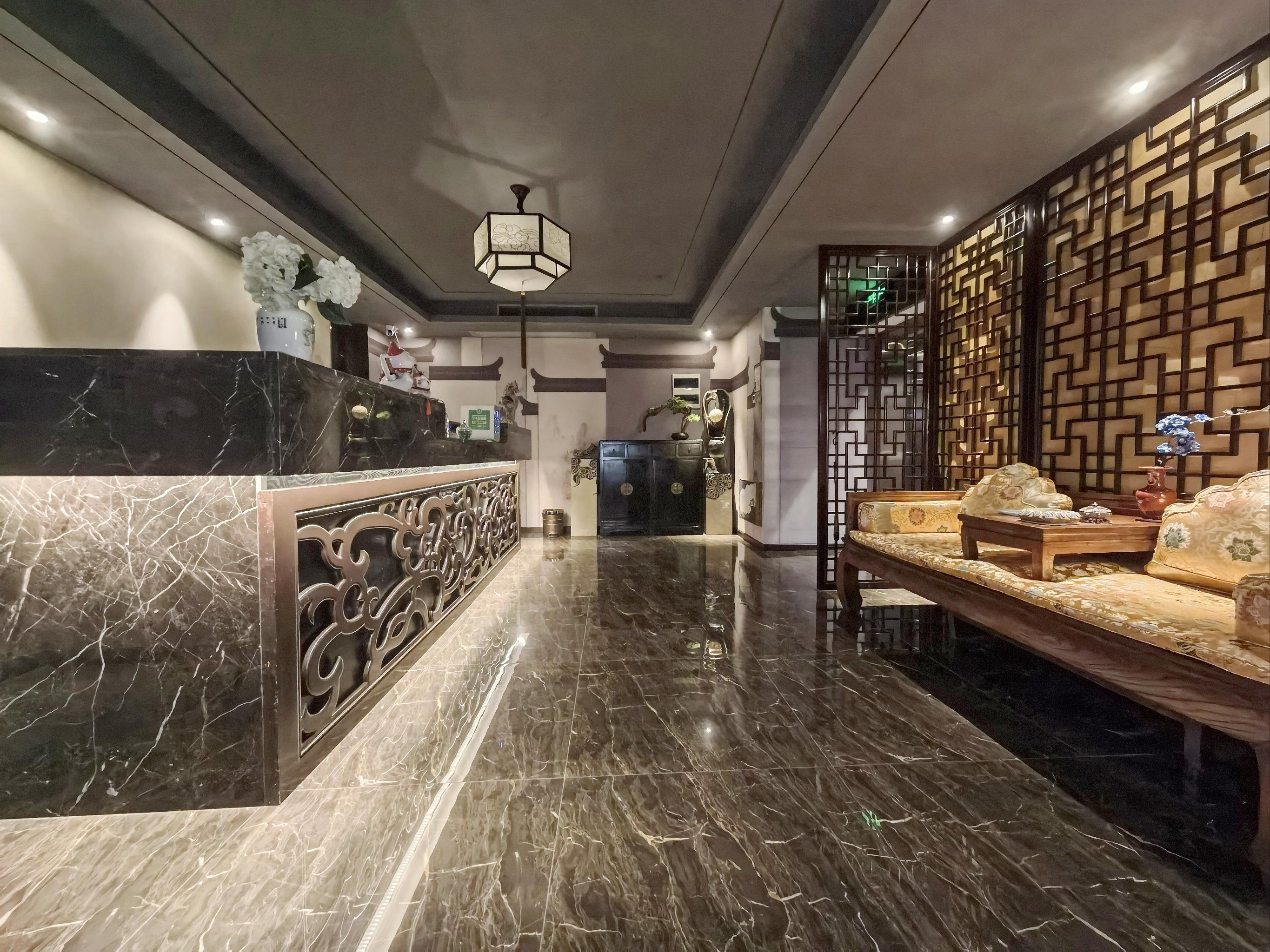 端水疗spa馆——仿佛开启了一次未来的星际之旅!