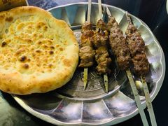 -烤肉小伙烤肉店