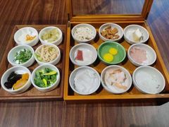 -良米山·云南野生菌过桥米线(上海首店)