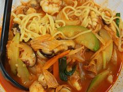 辣海鲜面-桃园中华料理炸酱面(燕儿岛路店)
