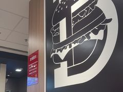-麦当劳(上海虹桥站30B检票口楼上)