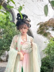 -一揽芳华汉服旗袍体验馆(拙政园店)