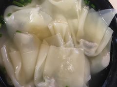 荠菜鲜肉小馄饨-上海中医药大学-食堂